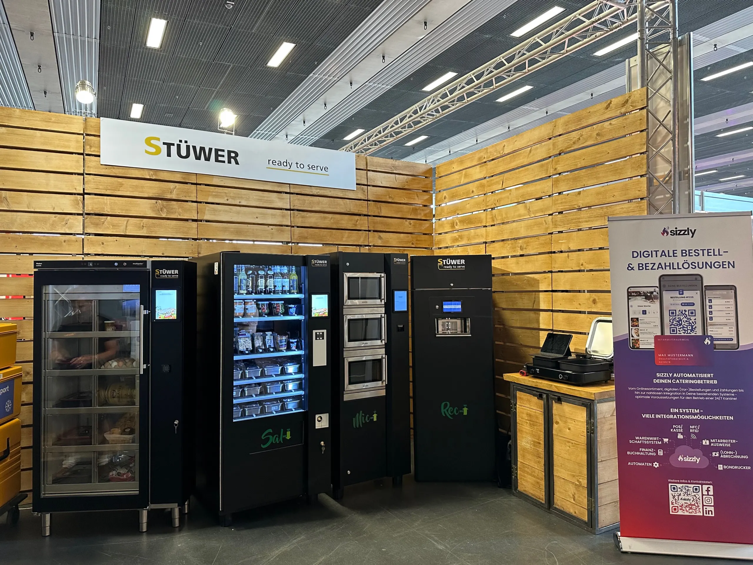 sizzly & stüwer stand at vendtra