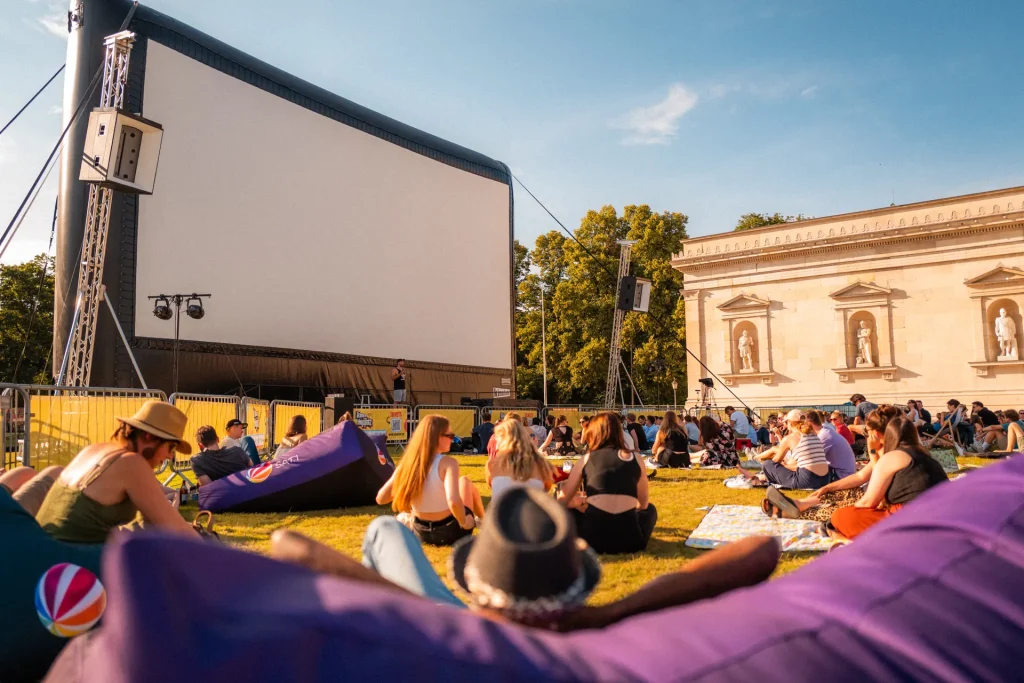Festivalgelände des Kinoliebe Summer Festivals am Königsplatz München
